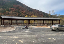 山西客戶景區定做的防腐木古建小青瓦長廊